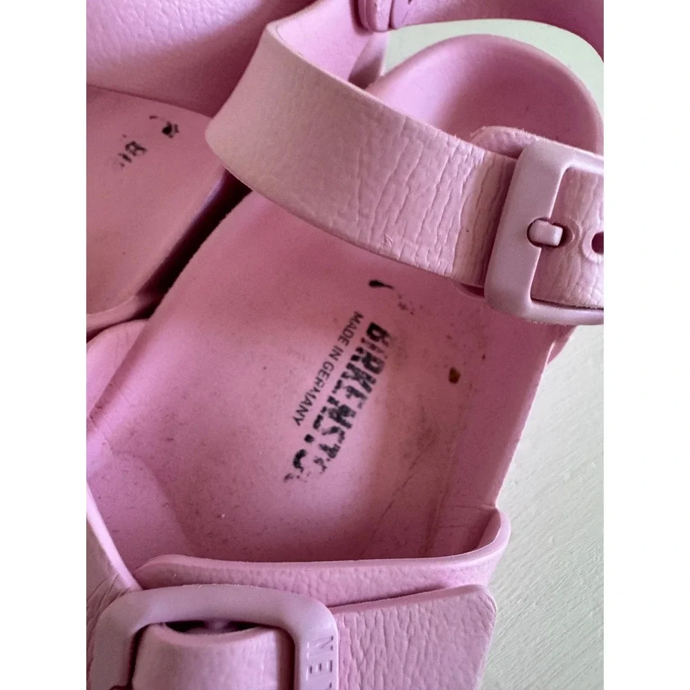 Birkenstock girl's pink Rio Essentials sandal size 32 (US 1-1.5)